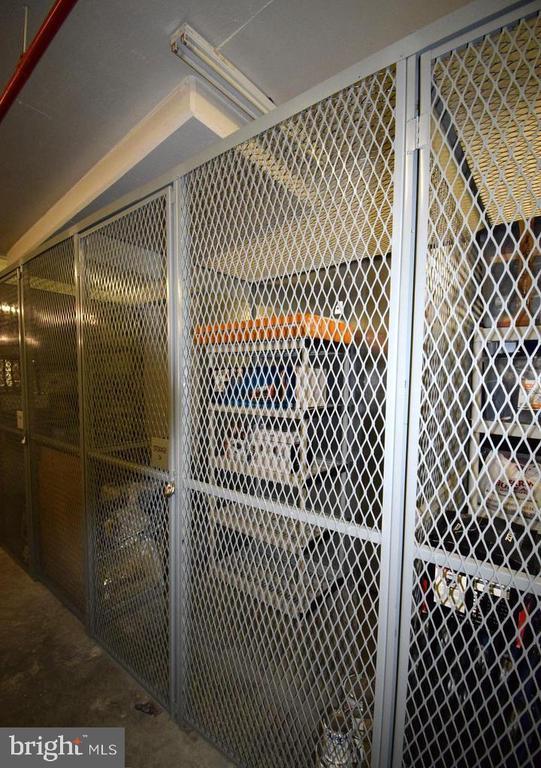 Building Photo - 309 Holland Ln