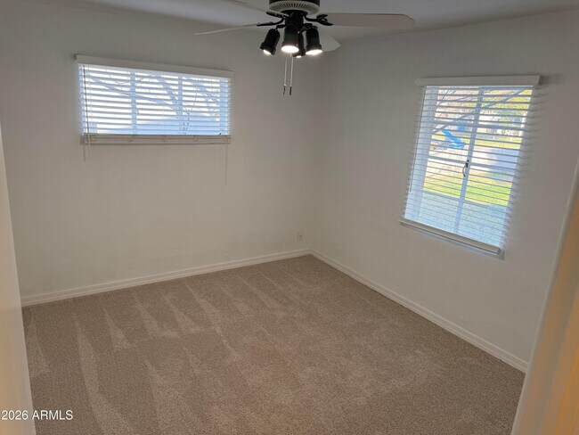 Building Photo - 4014 N 33rd Pl