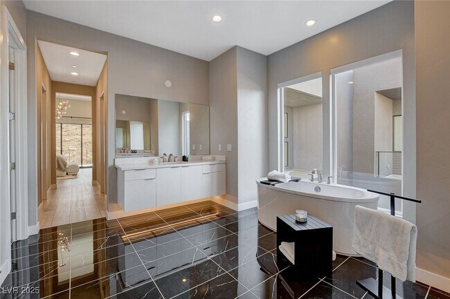 Building Photo - 5289 Feathertop Dr