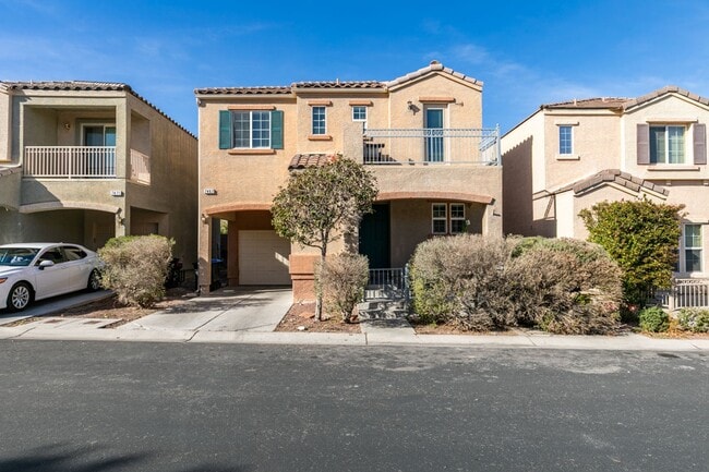 Building Photo - SOUTH WEST 3 BEDROOM UPDATED HOME WITH BALCONY