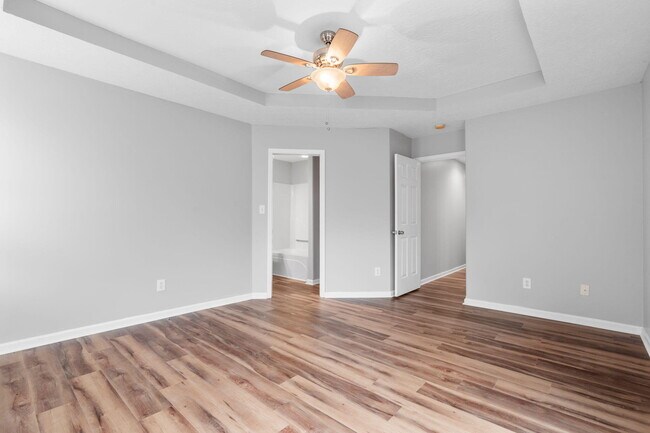 Building Photo - 305 Spring Valley Ln