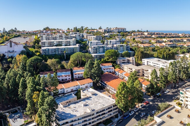 Aerial Photo - Peninsula Villas