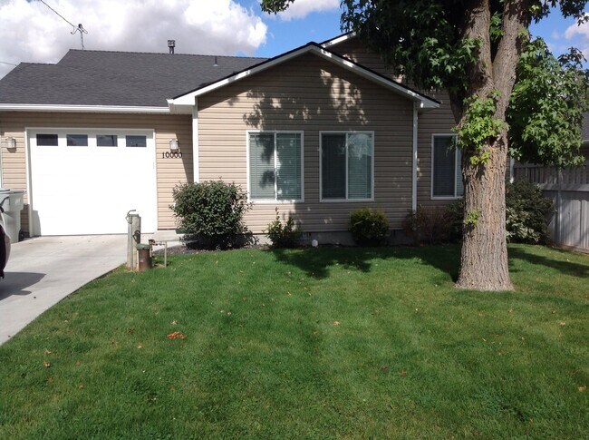 Primary Photo - 10000 Utahna Rd