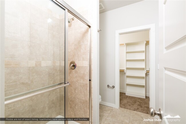 Building Photo - 1636 N Golf Club Dr