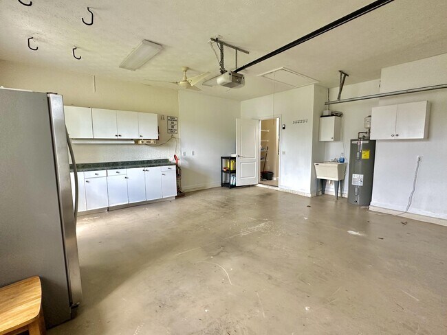 Building Photo - 5399 NW Lamoore Ln