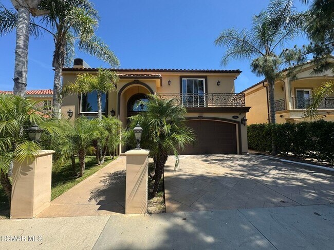 Building Photo - 4960 Chimineas Ave