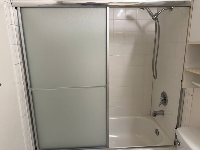 Building Photo - 3050 Rue D’Orleans