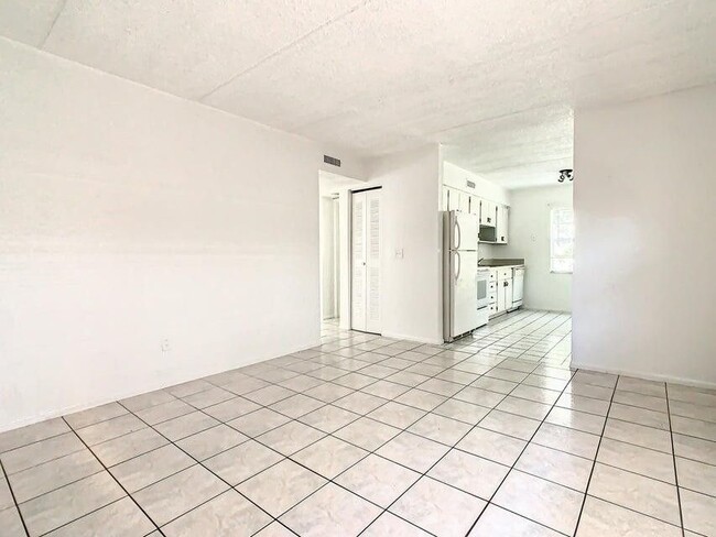 Building Photo - 714 Michigan Ct