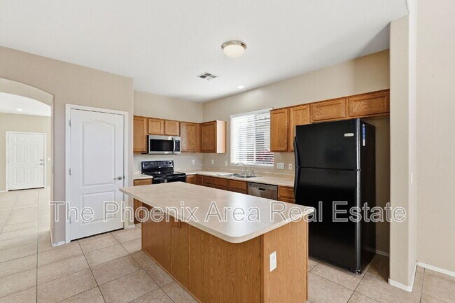 Building Photo - 44216 Palmen Dr