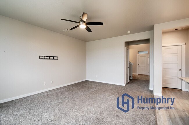 Building Photo - Beautiful home in South East Boise