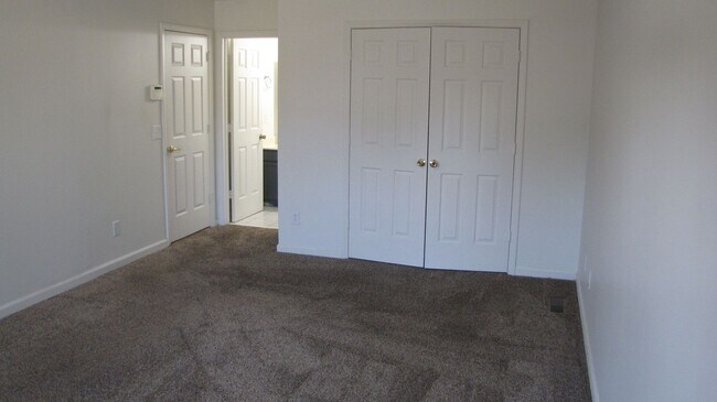 Building Photo - Well-kept 3 bedroom 2 1/2 bath home in the heart of Clemmons