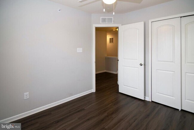 Building Photo - 56 Iron Gate Rd