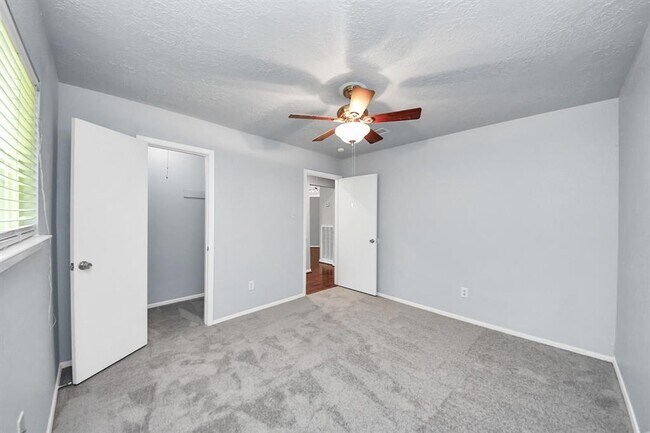 Building Photo - 22407 Millgate Dr