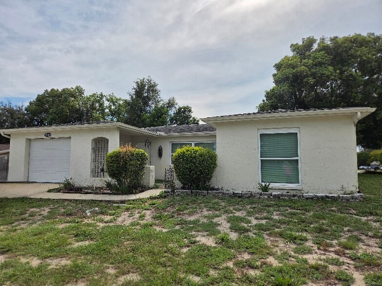 Primary Photo - 9935 Marlinton Ln