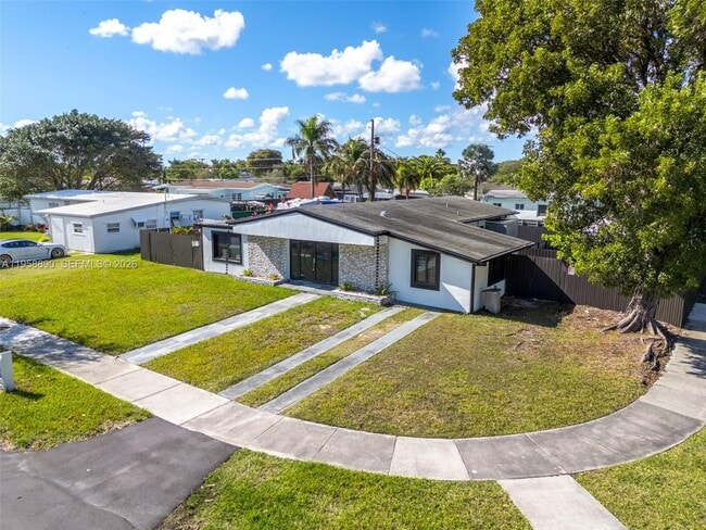 Building Photo - 20000 Eagle Nest Rd