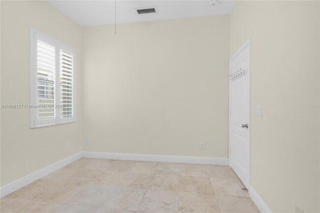 Building Photo - 4108 NE 22nd St