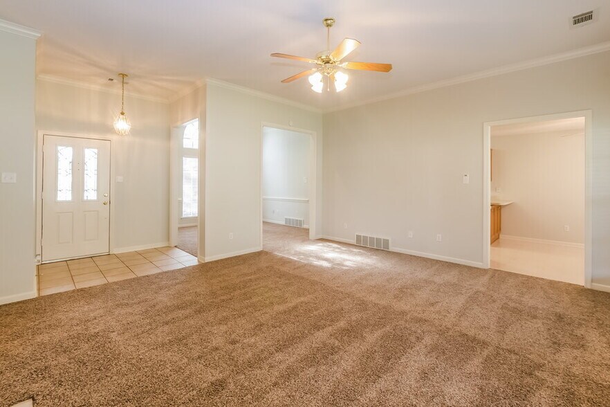 Building Photo - 5041 Thornebrook Cove