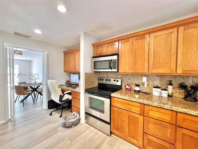 Building Photo - 8114 SW 81st Ter