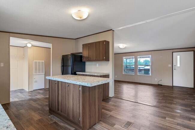 Building Photo - 104 E Castleshoals Dr