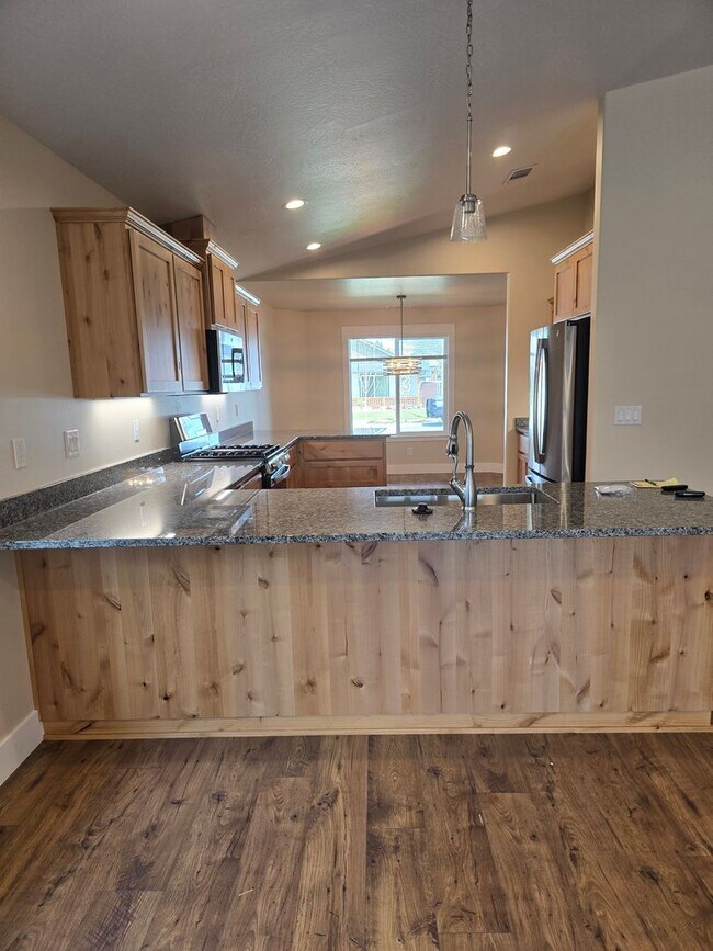 Building Photo - 2941 Naples Dr