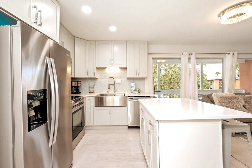 Building Photo - 4000 Gulf Terrace Dr