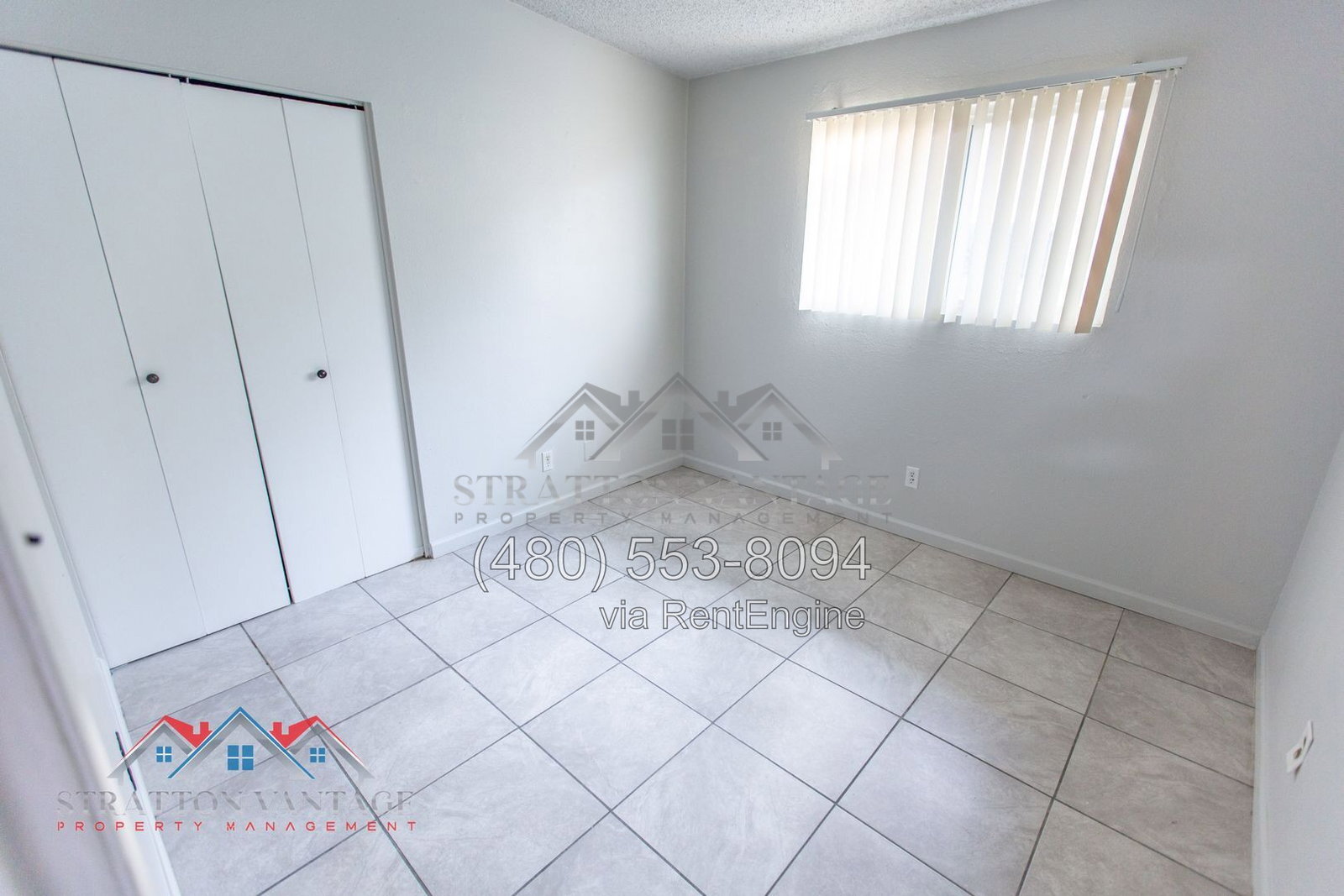 Building Photo - 1168 E Alameda Dr