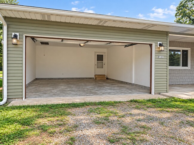Building Photo - 8131 Ravine Rd