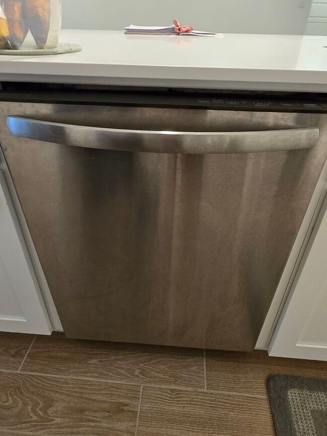 Building Photo - University Dr! Lemoore