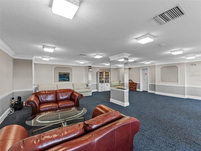 Building Photo - 7100 Sunshine Skyway Ln S