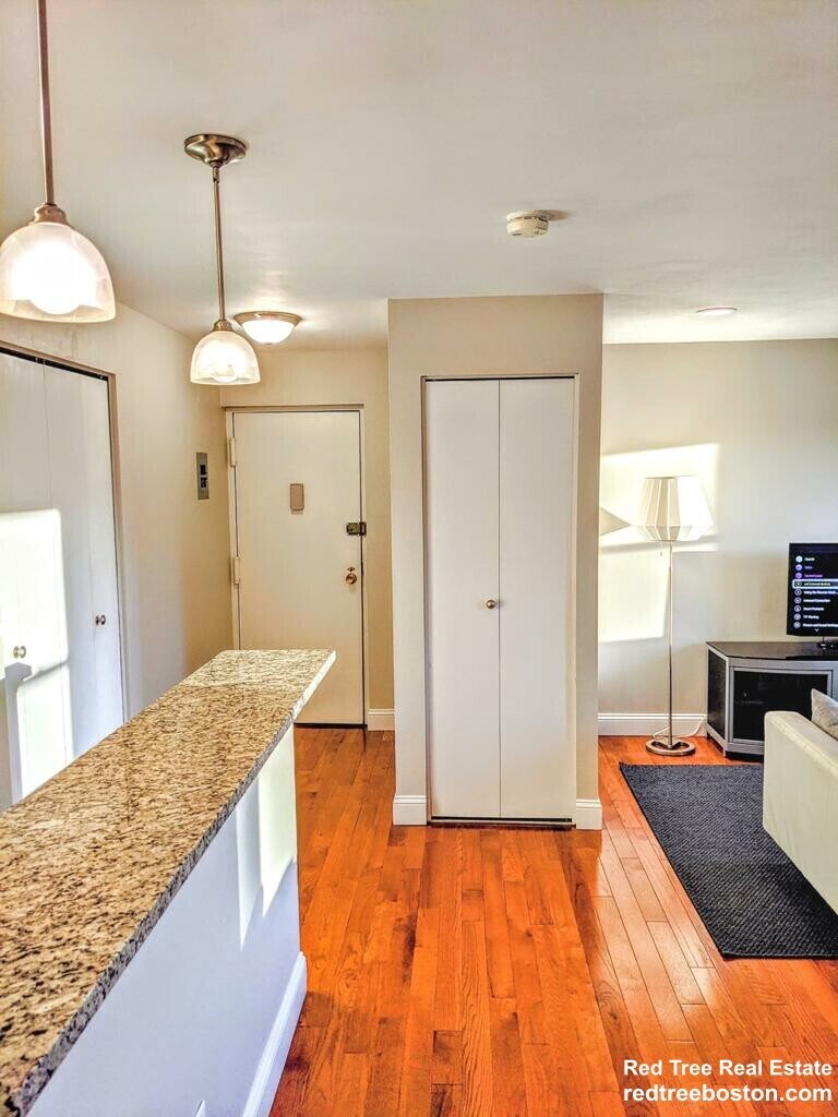 Building Photo - 27 Bowdoin St