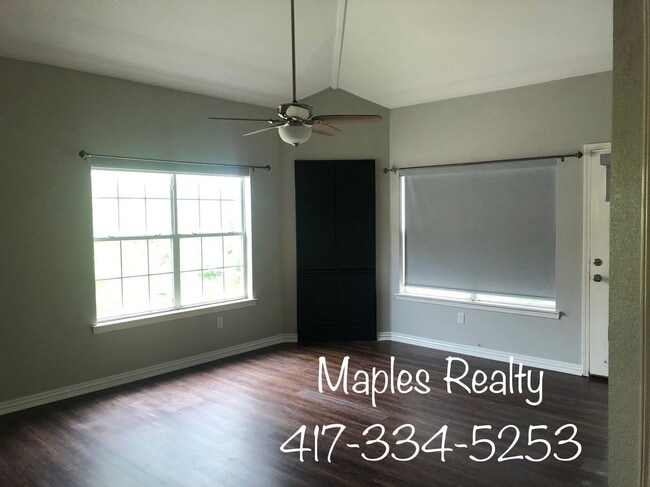 Building Photo - 3 bed/3bath PENTHOUSE condo in Branson, MO