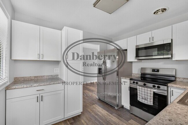 Building Photo - 6051 Graystone Dr