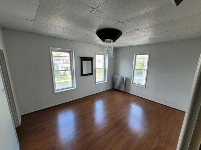 Building Photo - 211-213 Montgomery Avenue