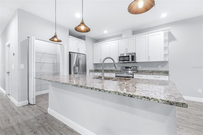 Building Photo - 1505 E North Bay St