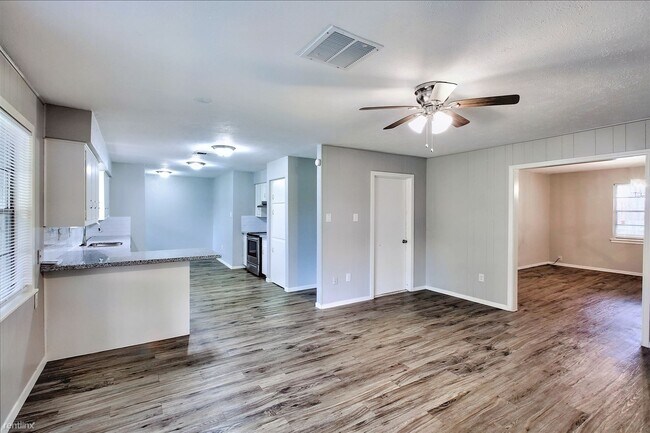 Building Photo - 3 br, 2 bath House - 213 Pamela Dr