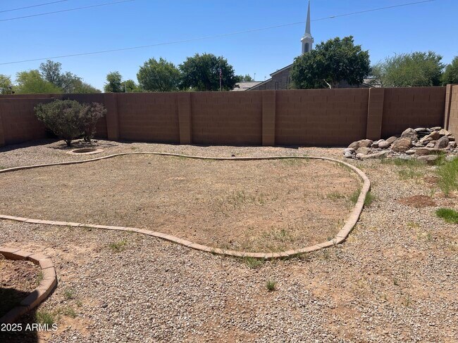 Building Photo - 1437 E Mayfield Dr