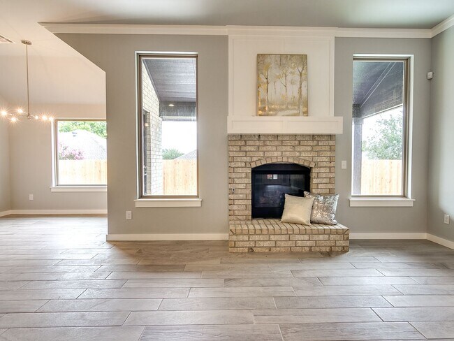 Building Photo - 17412 Braken Dr