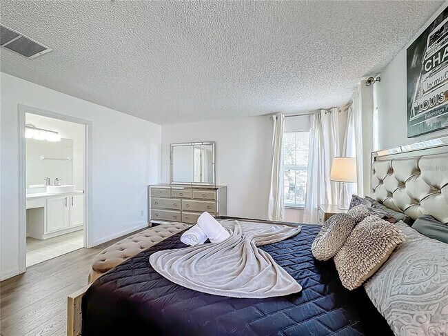 Building Photo - 2719 Lido Key Dr