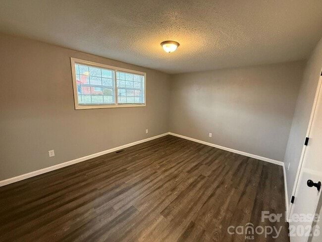 Building Photo - 1456 17th Ave NE