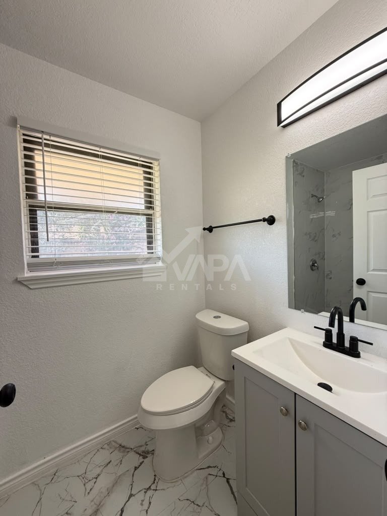 Building Photo - 4907 Stoneleigh Dr