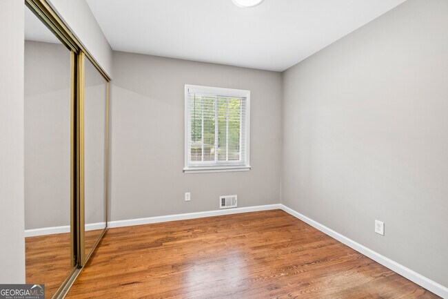 Building Photo - 2179 Beech Valley Dr