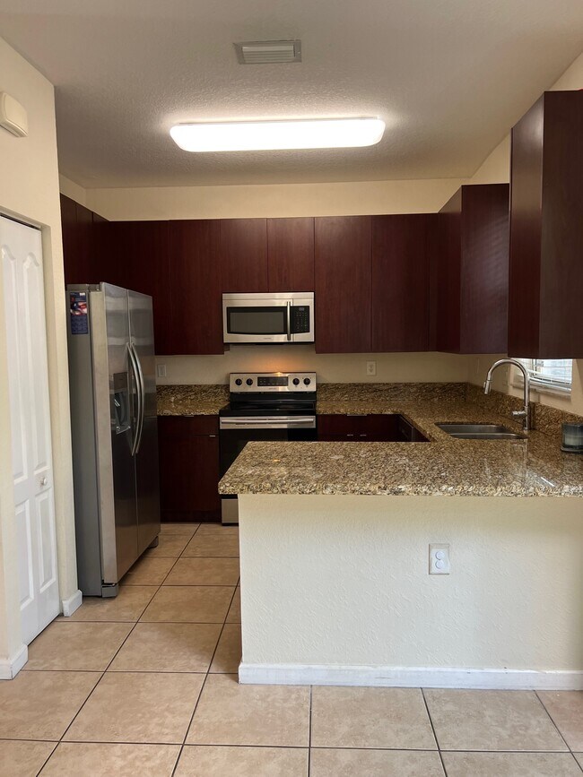 Kitchen - 938 NE 29th Ter