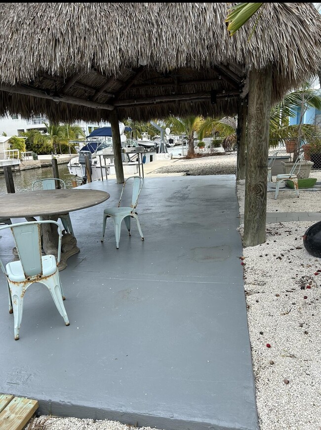 Building Photo - 343 Vaca Rd