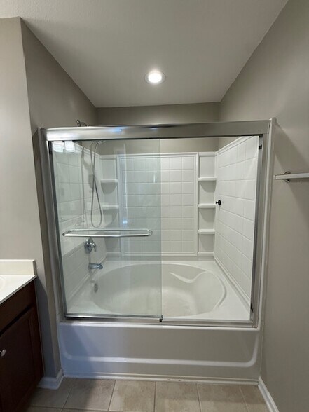 Building Photo - 853 Jarman Dr