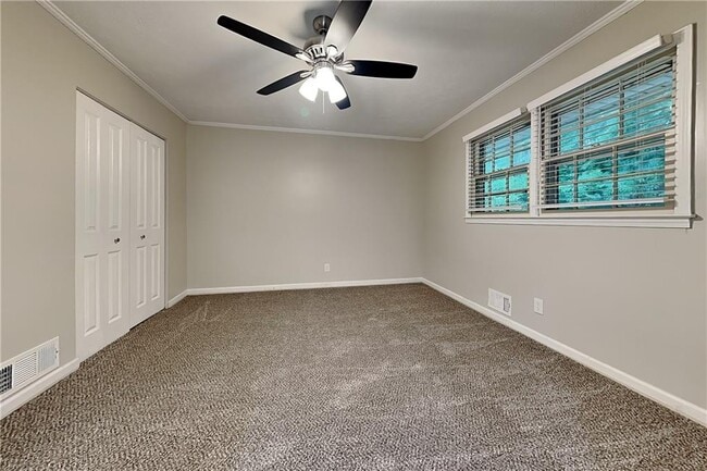 Building Photo - 2755 Hickory Cir