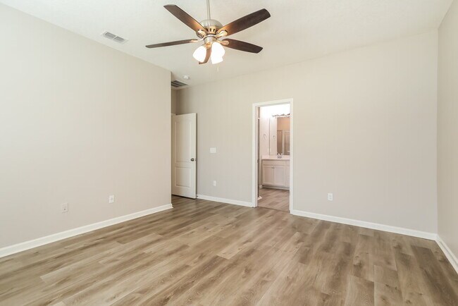 Building Photo - 10392 Pavnes Creek Dr