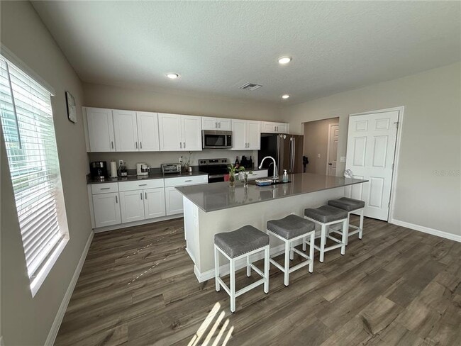 Building Photo - 3464 Dahlia Dr