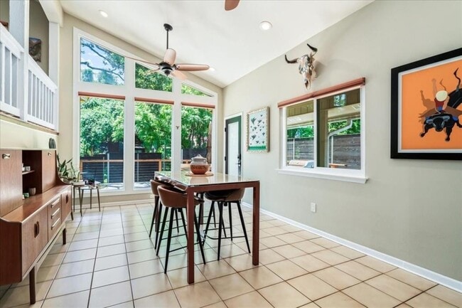 Building Photo - 7001 Danwood Dr