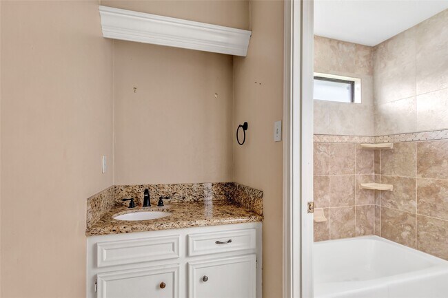 Building Photo - 12102 Moorcreek Dr