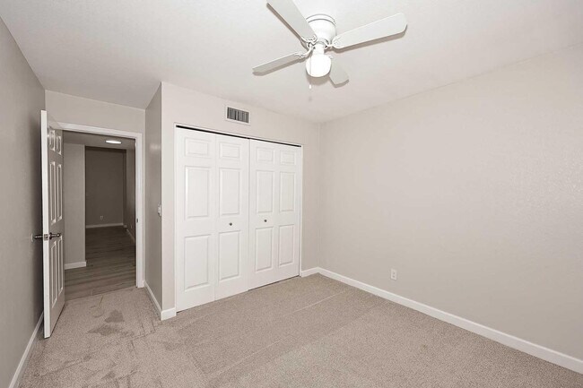 Building Photo - 1627 E Redfield Rd